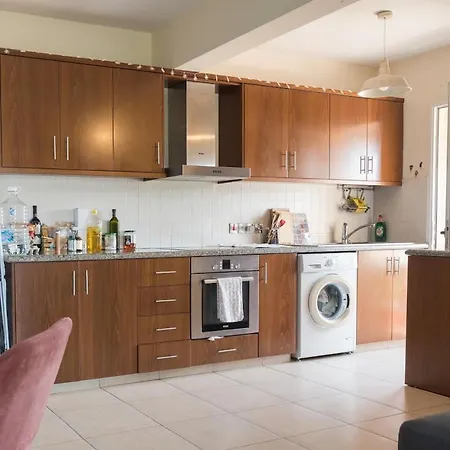 Modern 2br - Near Casino & Mymall - 3km לימסול