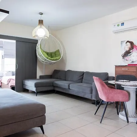 Apartment Modern 2br - Near Casino & Mymall - 3km *
